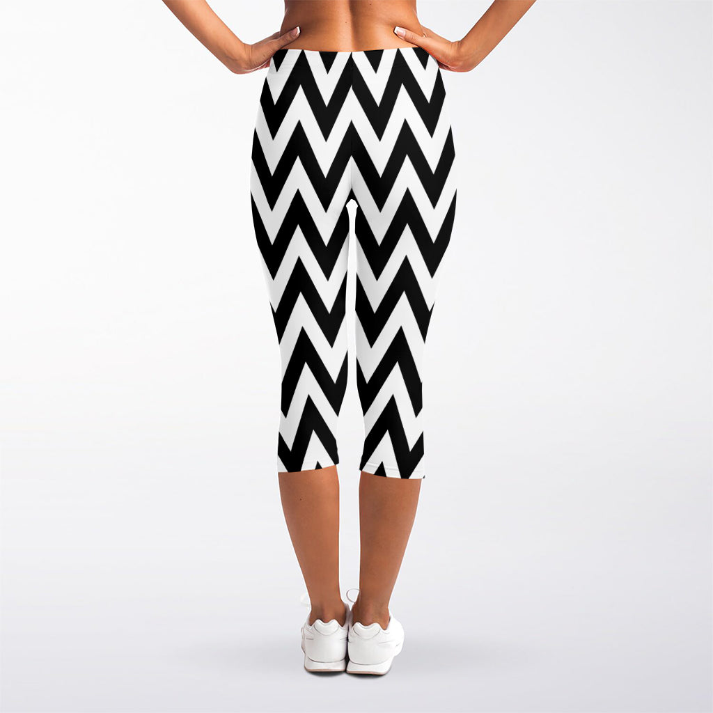 Black And White Zigzag Pattern Print Women's Capri Leggings