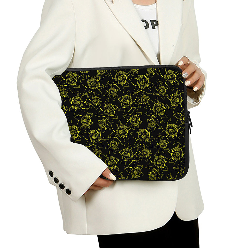 Black And Yellow Daffodil Pattern Print Laptop Sleeve