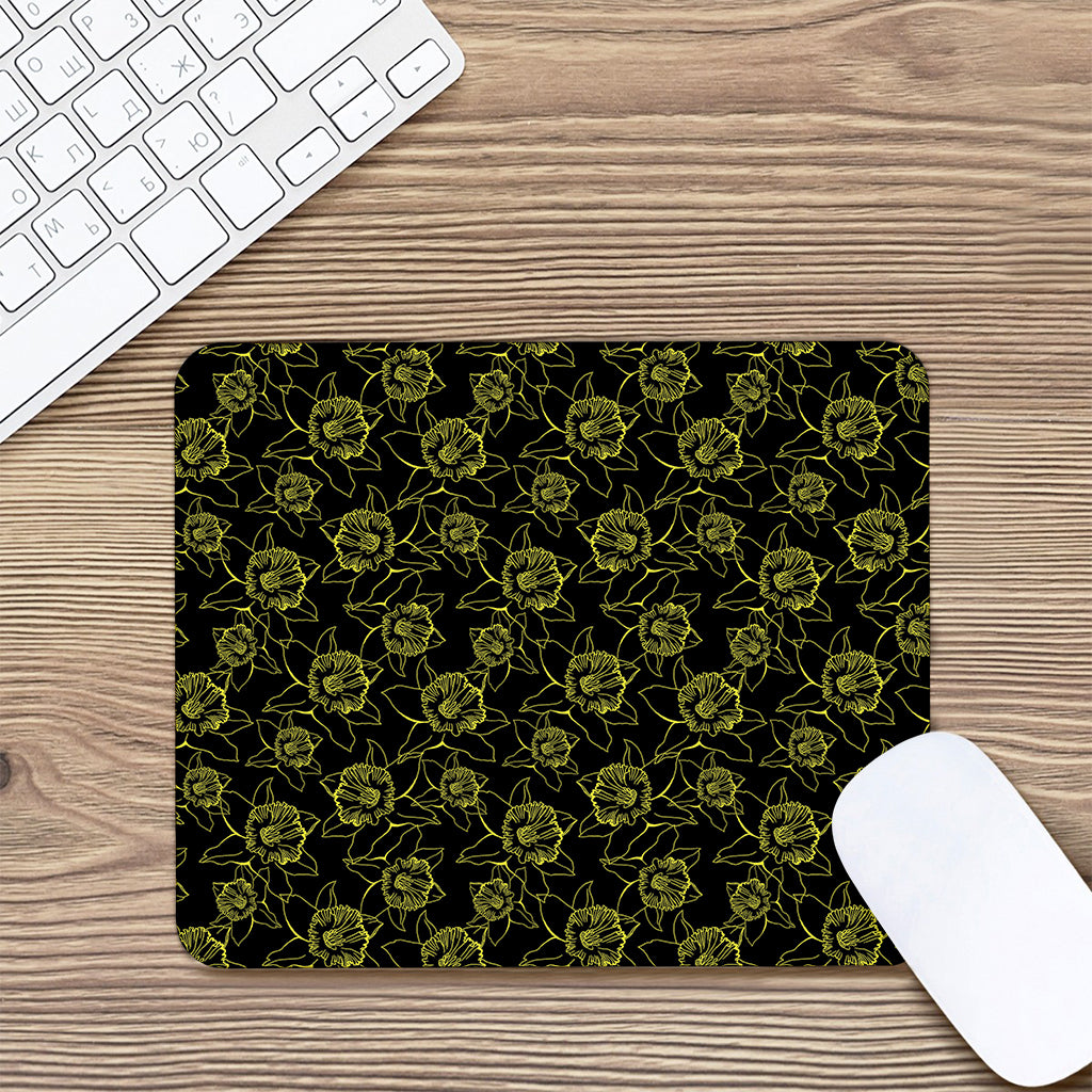 Black And Yellow Daffodil Pattern Print Mouse Pad