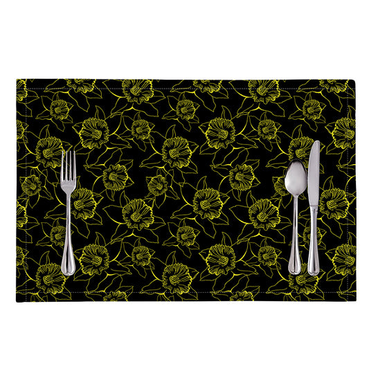 Black And Yellow Daffodil Pattern Print Placemat