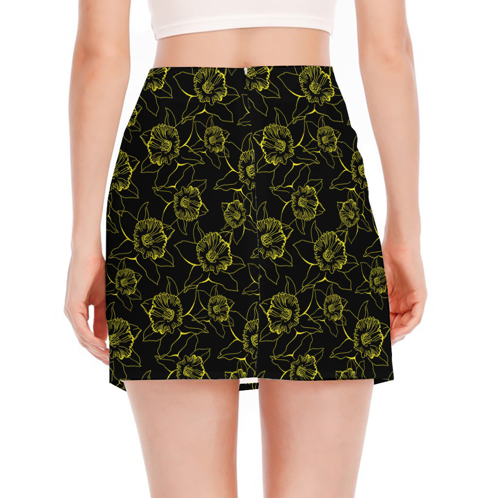 Black And Yellow Daffodil Pattern Print Side Slit Mini Skirt