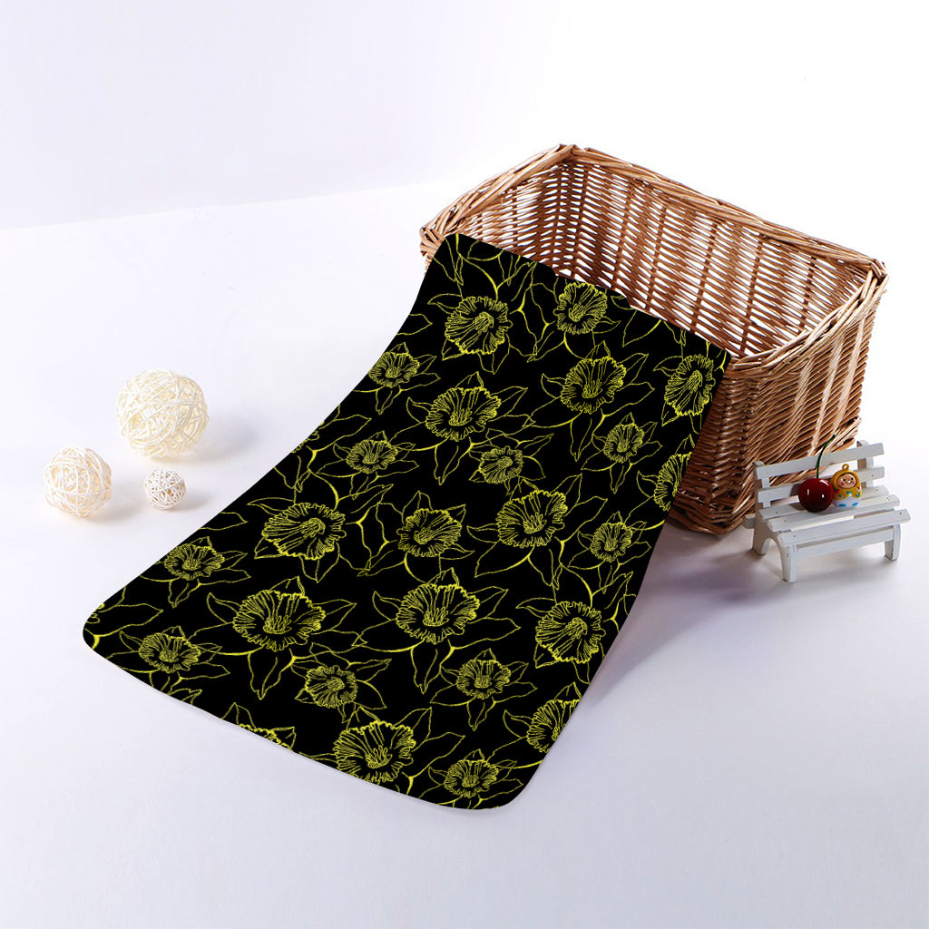 Black And Yellow Daffodil Pattern Print Towel