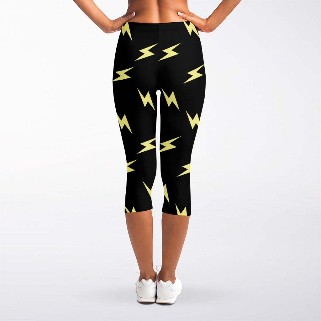 Black And Yellow Lightning Pattern Print Women's Capri Leggings