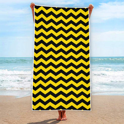 Black And Yellow Zigzag Pattern Print Beach Towel