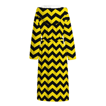 Black And Yellow Zigzag Pattern Print Hooded Bathrobe