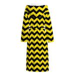 Black And Yellow Zigzag Pattern Print Hooded Bathrobe