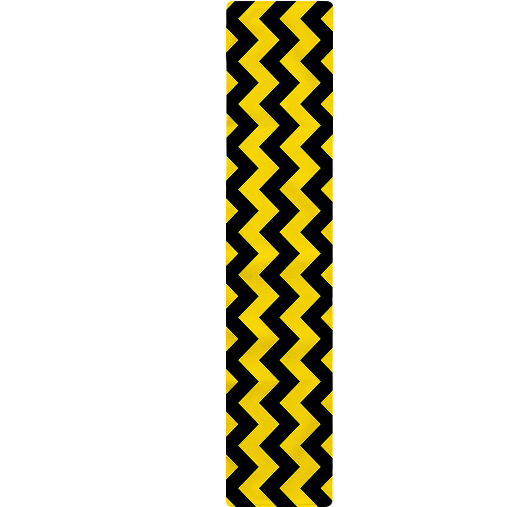 Black And Yellow Zigzag Pattern Print Table Runner
