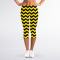 Black And Yellow Zigzag Pattern Print Women's Capri Leggings