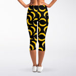 Black Banana Pattern Print Women's Capri Leggings