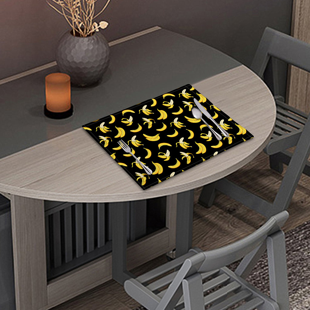 Black Cartoon Banana Pattern Print Placemat