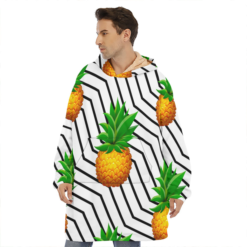 Black Geometric Pineapple Pattern Print Hoodie Blanket