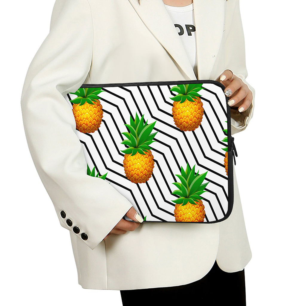 Black Geometric Pineapple Pattern Print Laptop Sleeve