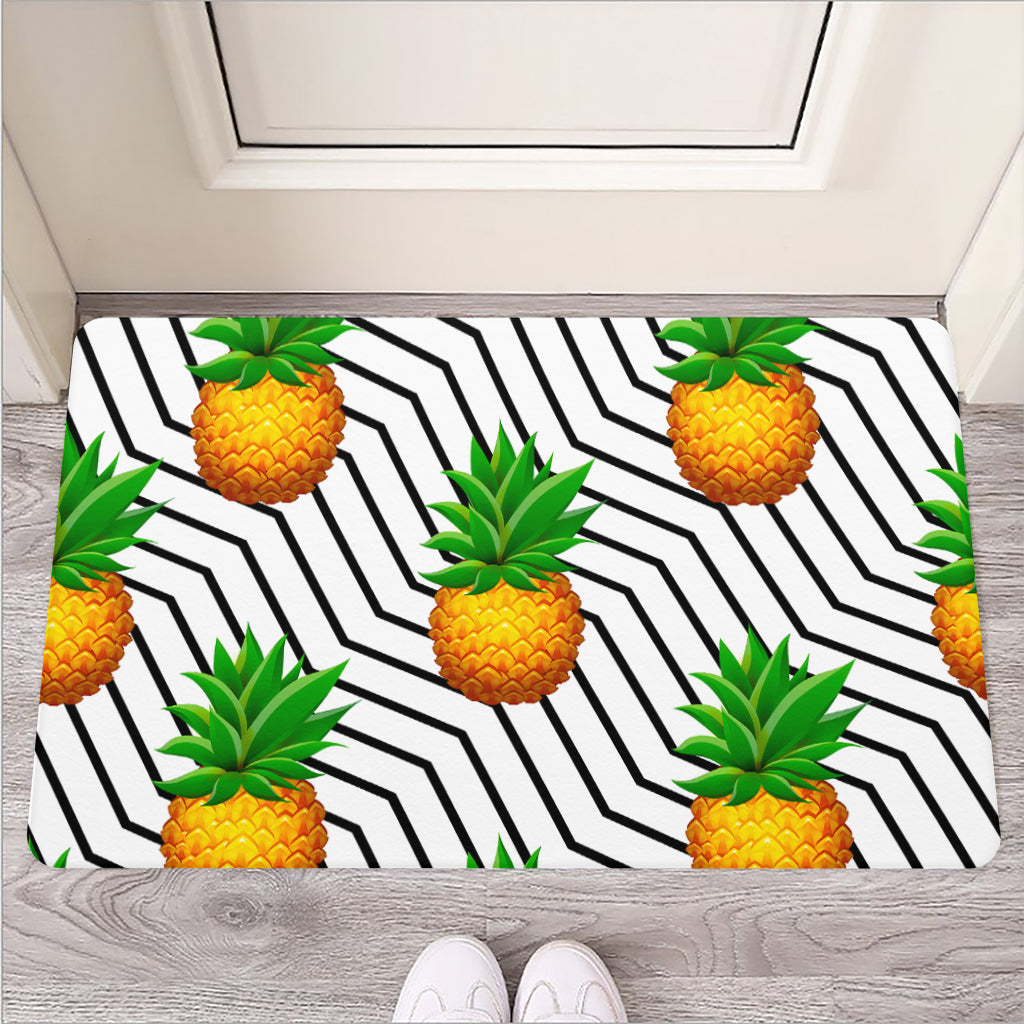 Black Geometric Pineapple Pattern Print Rubber Doormat