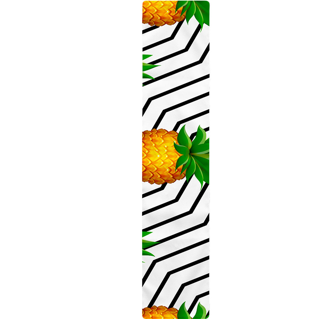 Black Geometric Pineapple Pattern Print Table Runner