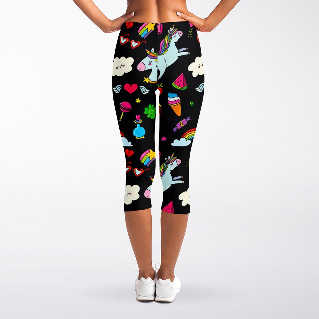 Black Girly Unicorn Pattern Print Women's Capri Leggings