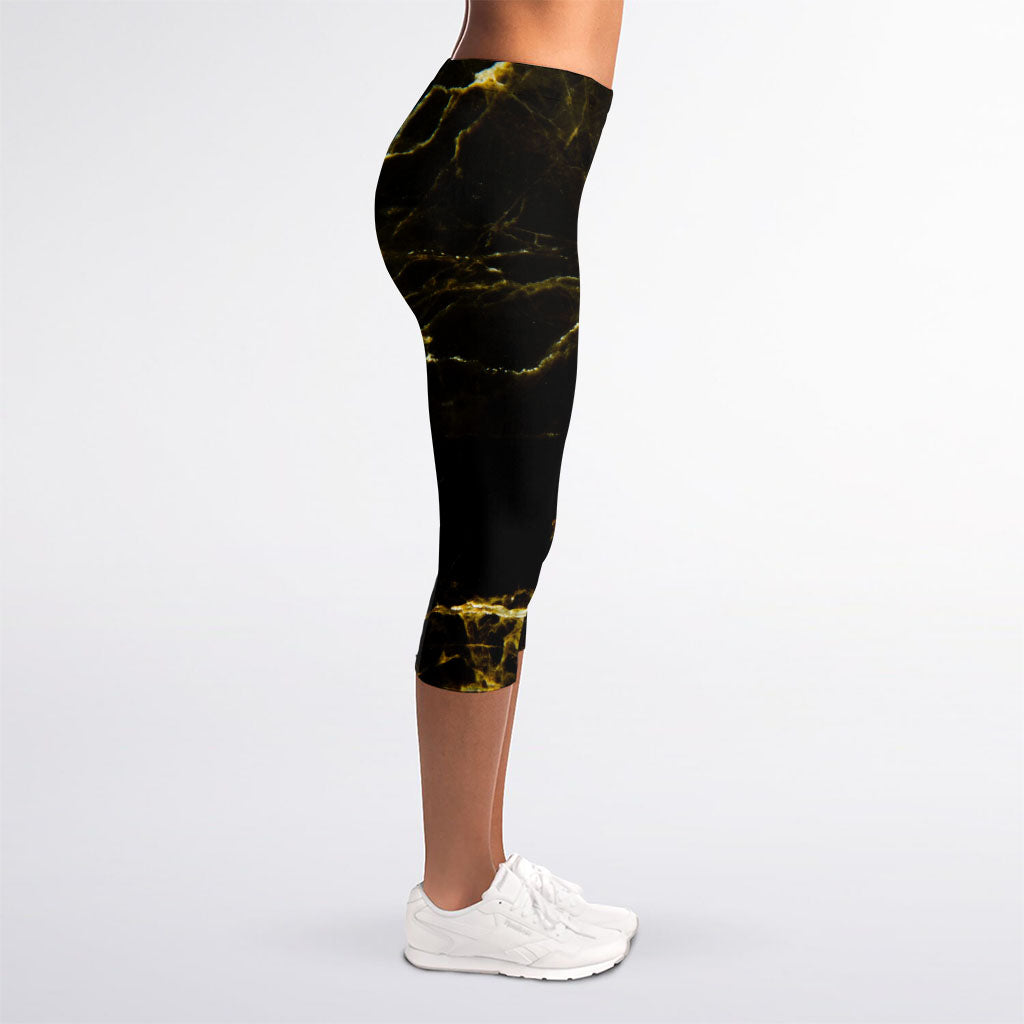 Black Gold Marble Print Women's Capri Leggings