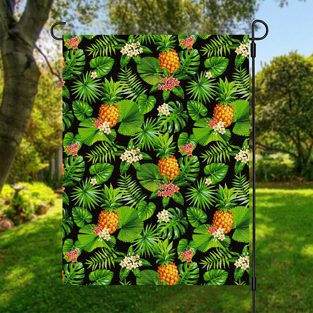 Black Hawaiian Pineapple Pattern Print Garden Flag