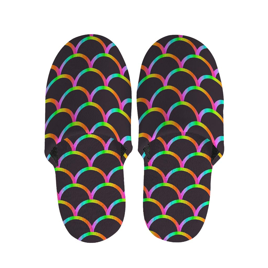 Black Mermaid Scales Pattern Print Slippers