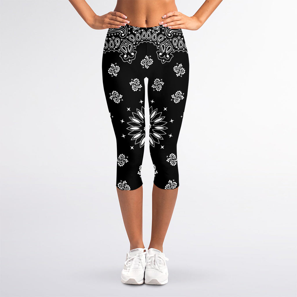 Black Paisley Bandana Print Women's Capri Leggings