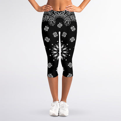 Black Paisley Bandana Print Women's Capri Leggings