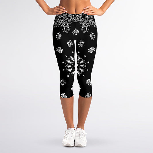 Black Paisley Bandana Print Women's Capri Leggings
