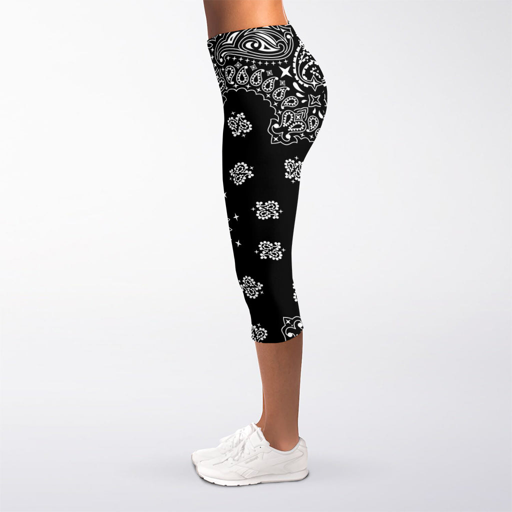 Black Paisley Bandana Print Women's Capri Leggings