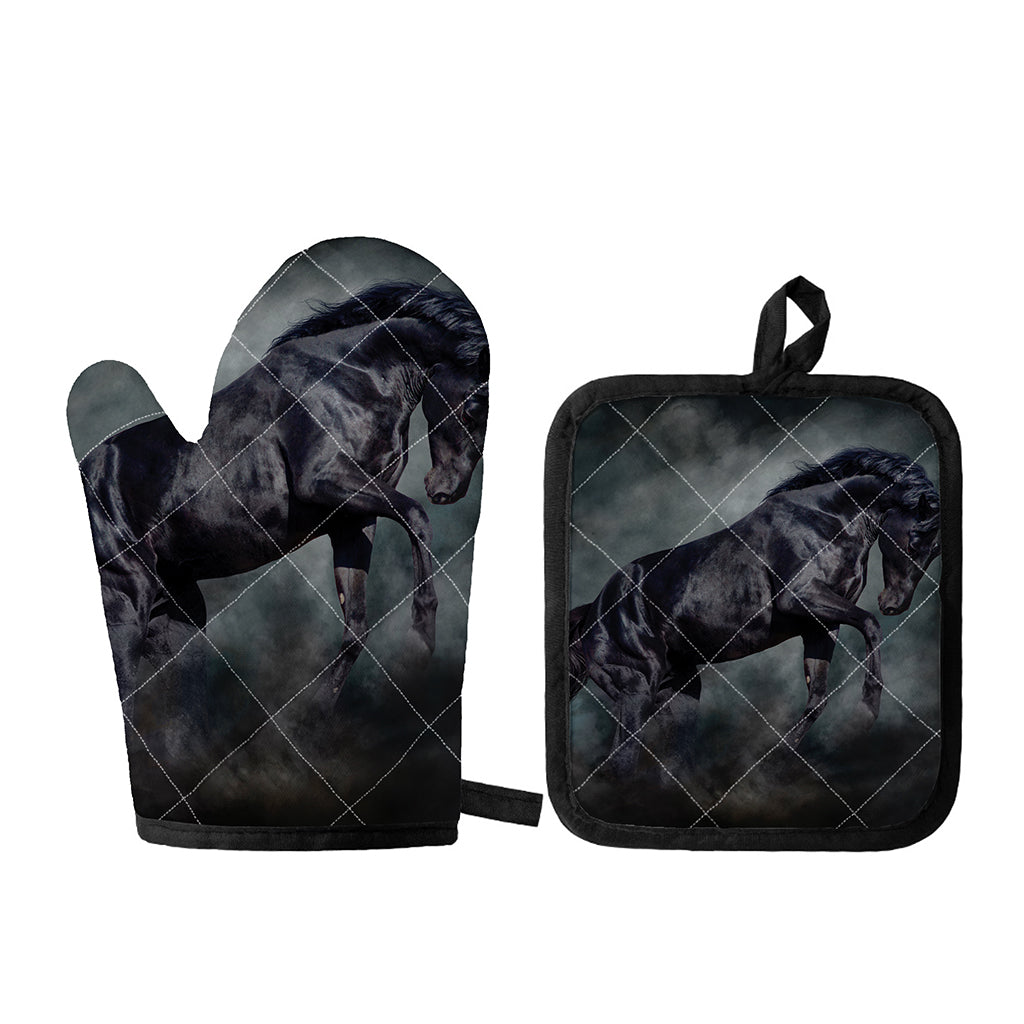 Black Stallion Horse Print Oven Mitt And Pot Holder Set