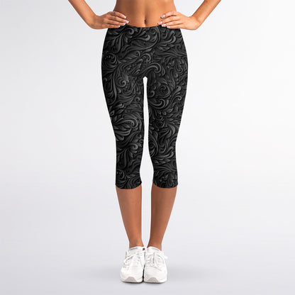 Black Western Damask Floral Print Women's Capri Leggings