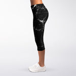 Black White Scratch Marble Print Women's Capri Leggings