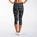 Black White Surfing Pattern Print Women's Capri Leggings