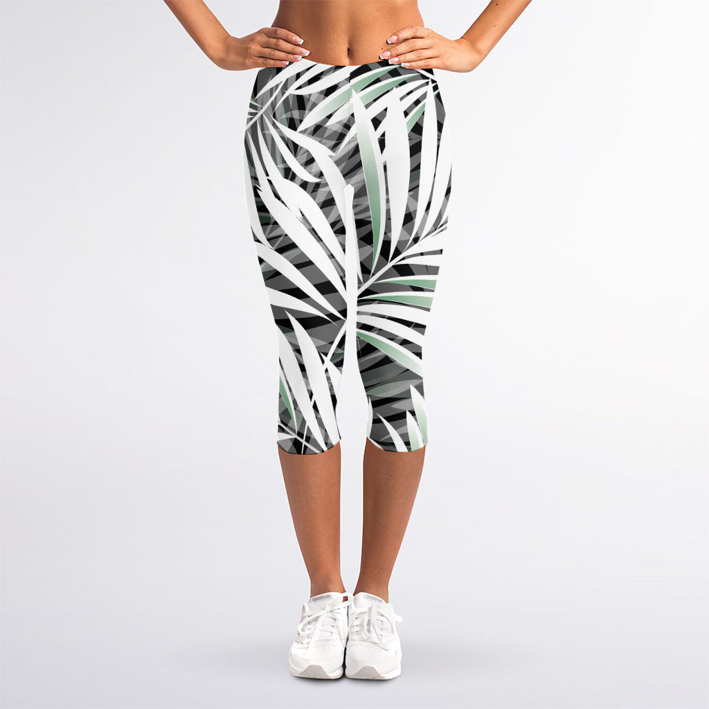 Black White Tropical Leaf Pattern Print Women's Capri Leggings