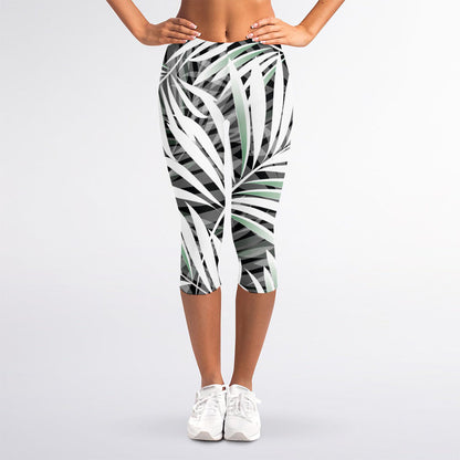 Black White Tropical Leaf Pattern Print Women's Capri Leggings
