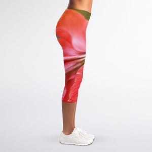 Blooming Amaryllis Print Women's Capri Leggings