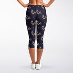 Blue And Beige Mantis Pattern Print Women's Capri Leggings