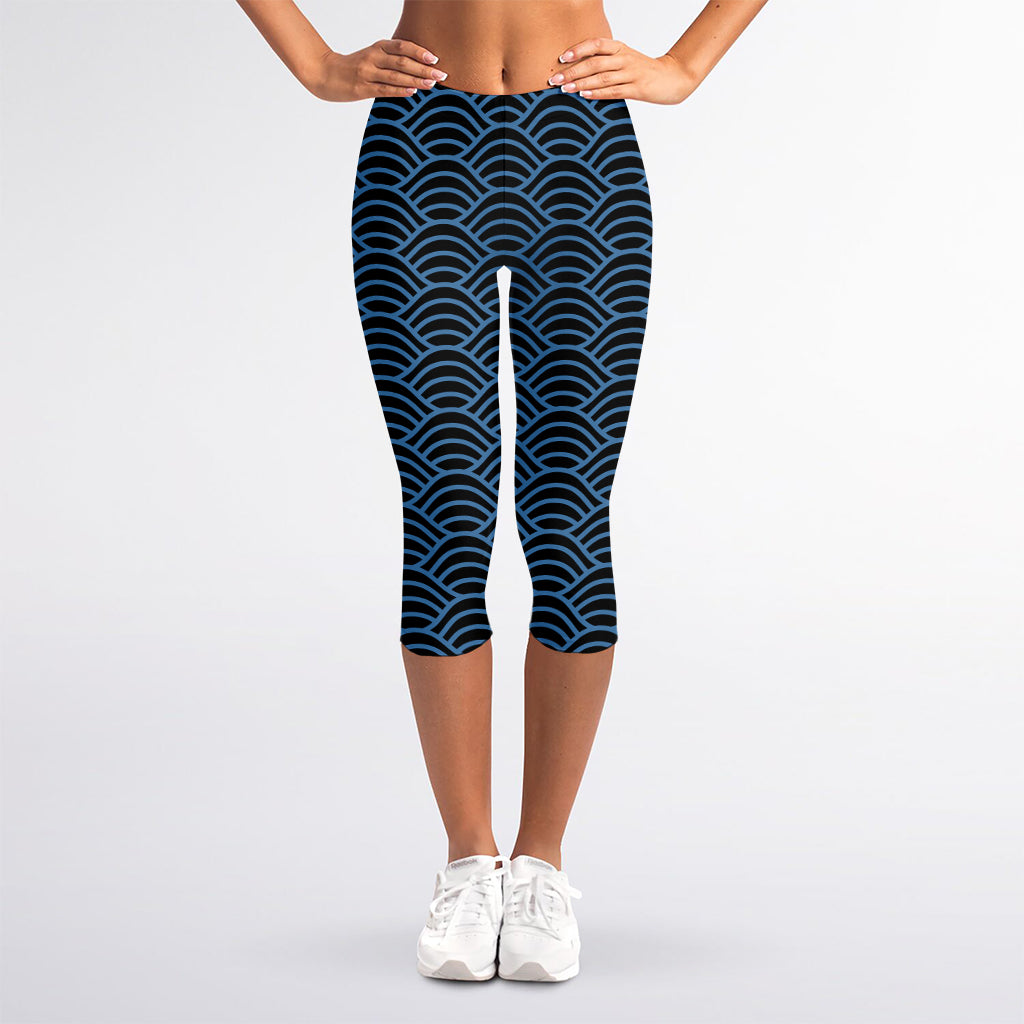 Blue And Black Japanese Pattern Print Women's Capri Leggings