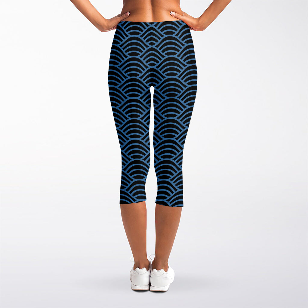 Blue And Black Japanese Pattern Print Women's Capri Leggings