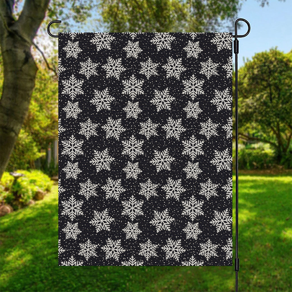 Blue And Silver Snowflake Pattern Print Garden Flag