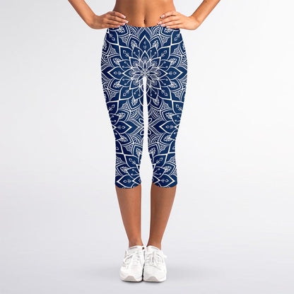 Blue And White Bohemian Mandala Print Women's Capri Leggings