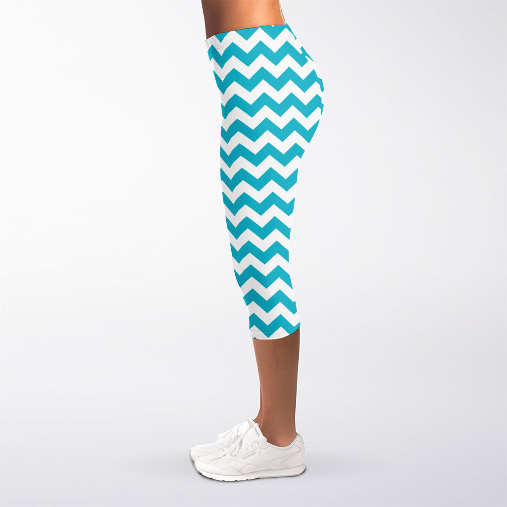 Blue And White Chevron Pattern Print Women's Capri Leggings