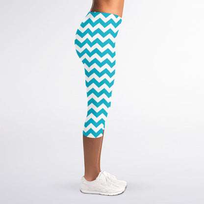 Blue And White Chevron Pattern Print Women's Capri Leggings