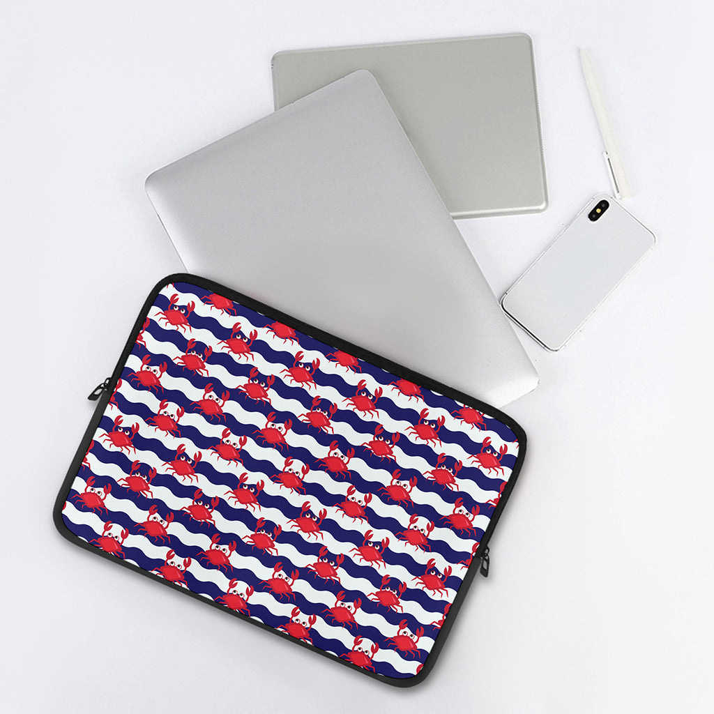 Blue And White Wave Crab Pattern Print Laptop Sleeve