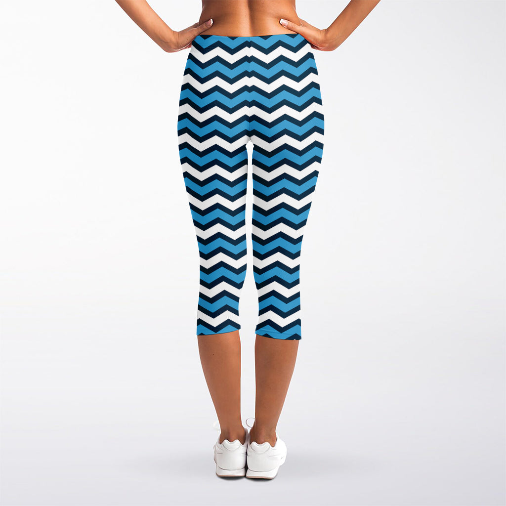 Blue And White Zigzag Pattern Print Women's Capri Leggings