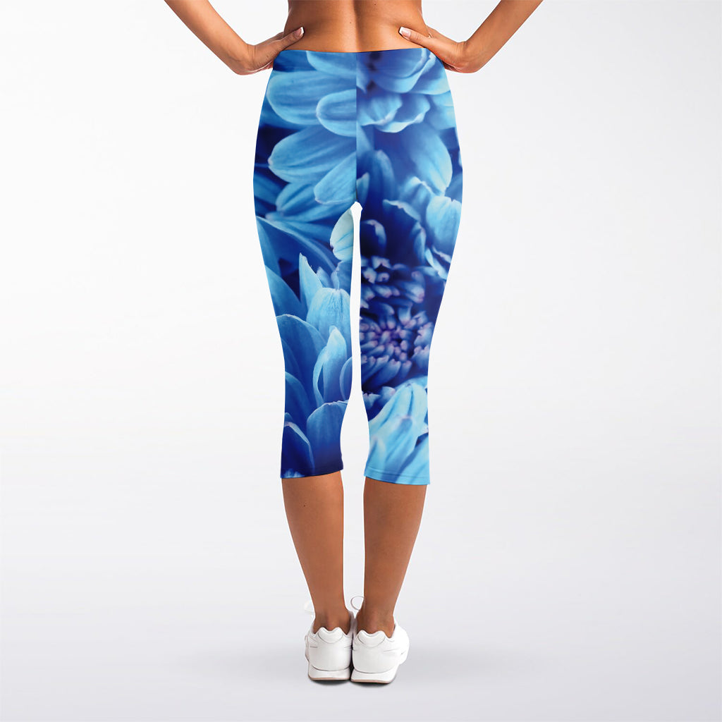 Blue Chrysanthemum Flower Print Women's Capri Leggings