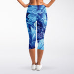 Blue Chrysanthemum Flower Print Women's Capri Leggings