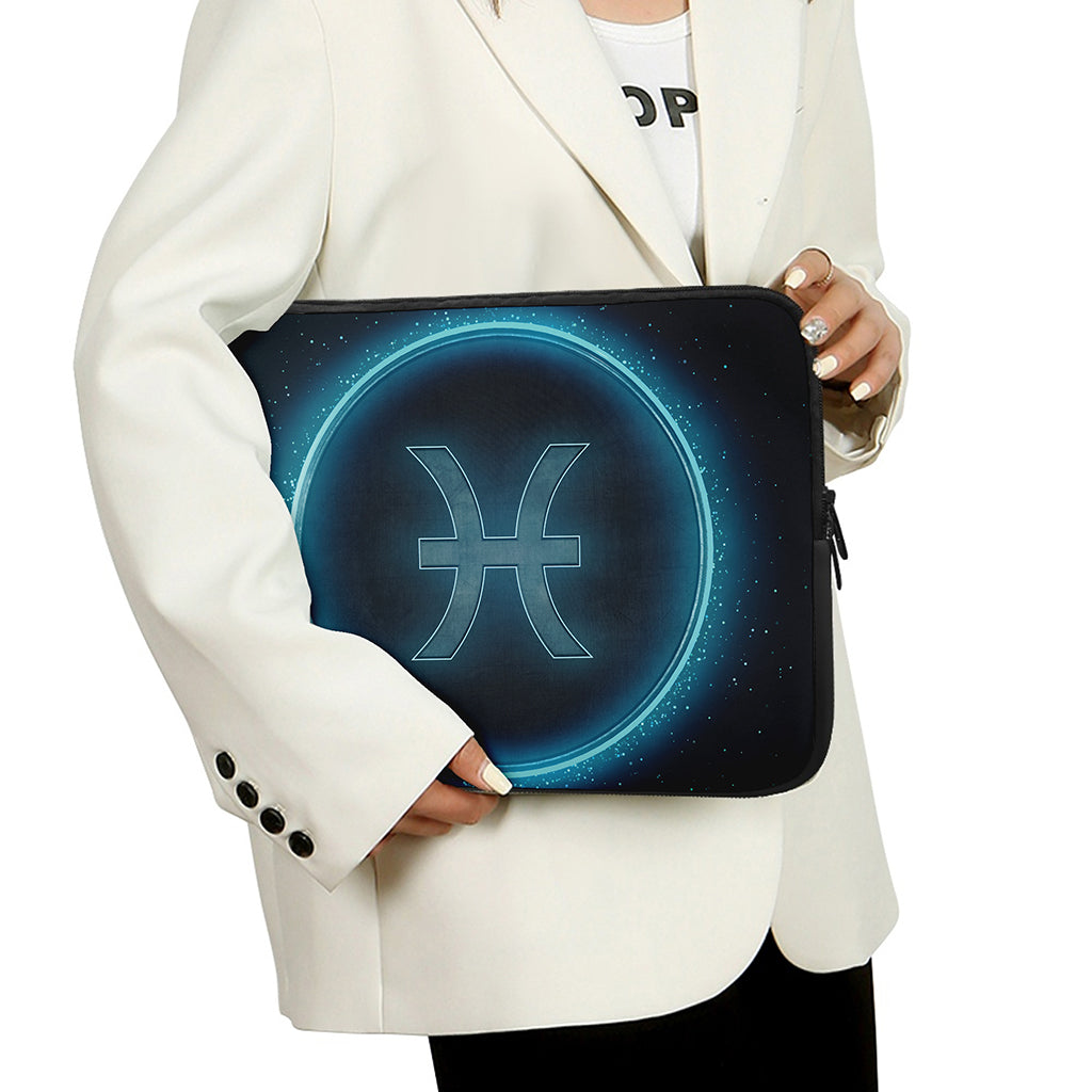 Blue Pisces Zodiac Sign Print Laptop Sleeve