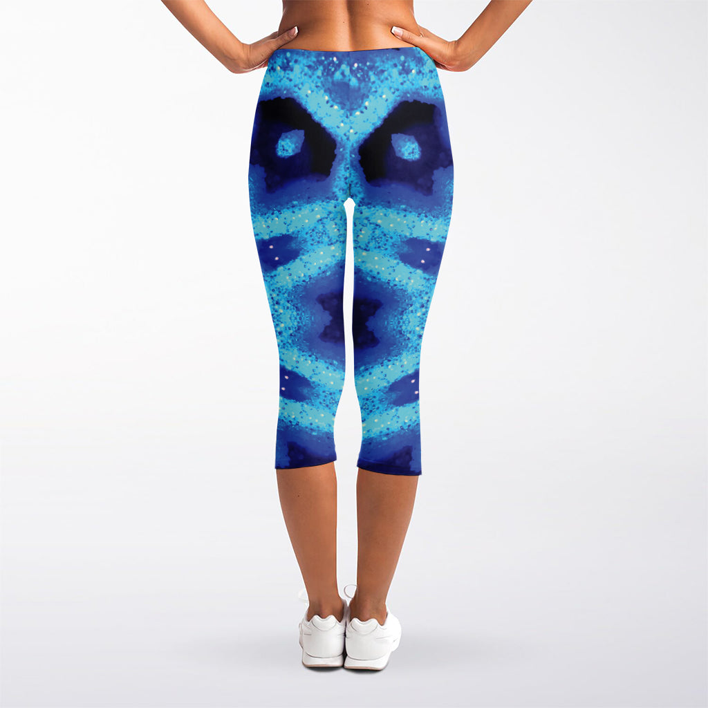 Blue Snowflake Kaleidoscope Print Women's Capri Leggings