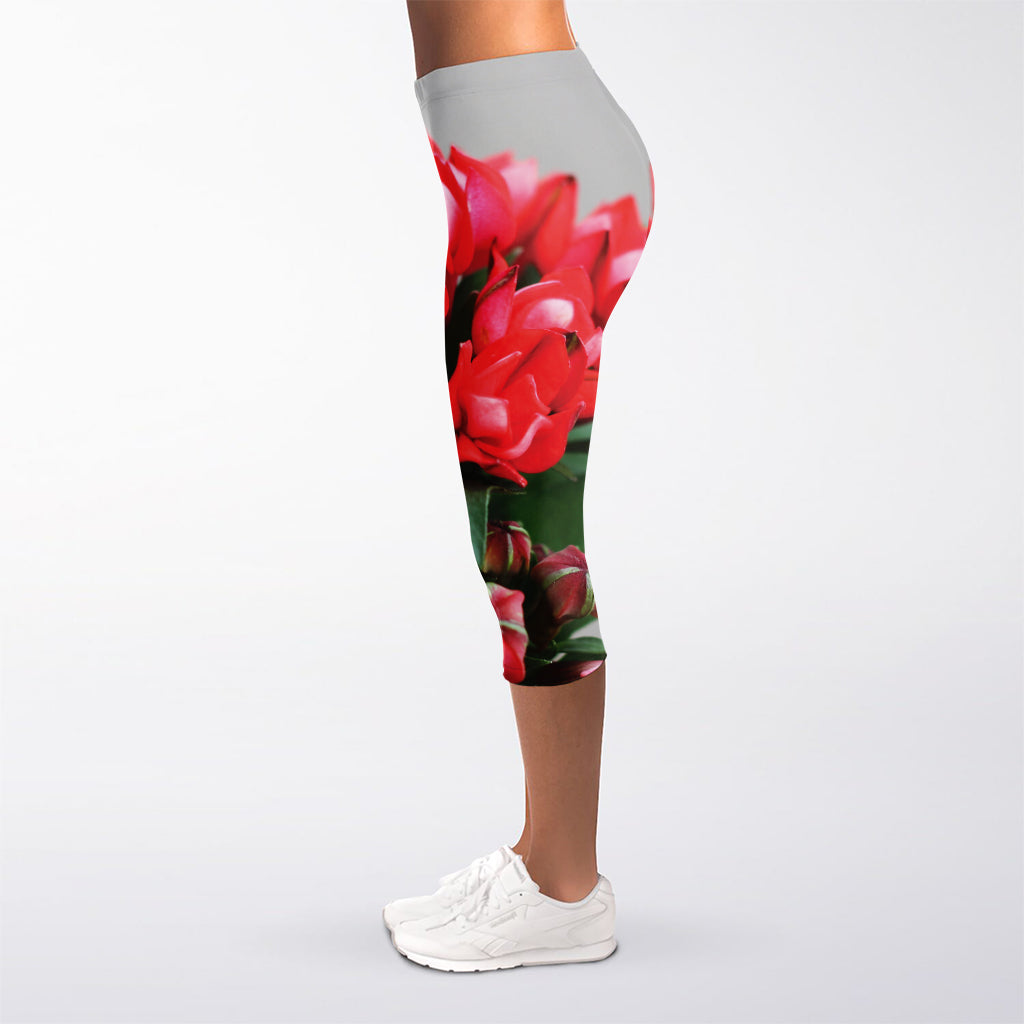 Bouvardia Flower Print Women's Capri Leggings
