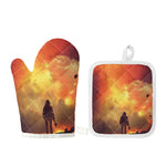 Brave Firefighter With Axe Print Oven Mitt And Pot Holder Set