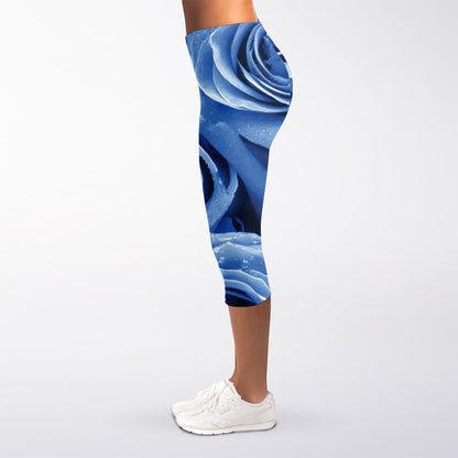 Bright Blue Rose Print Women's Capri Leggings