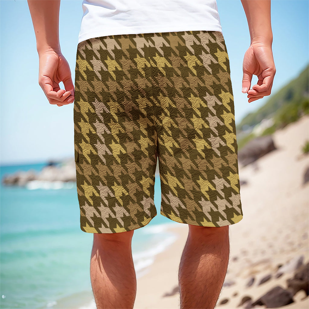 Brown And Tan Houndstooth Pattern Print Men's Cargo Shorts